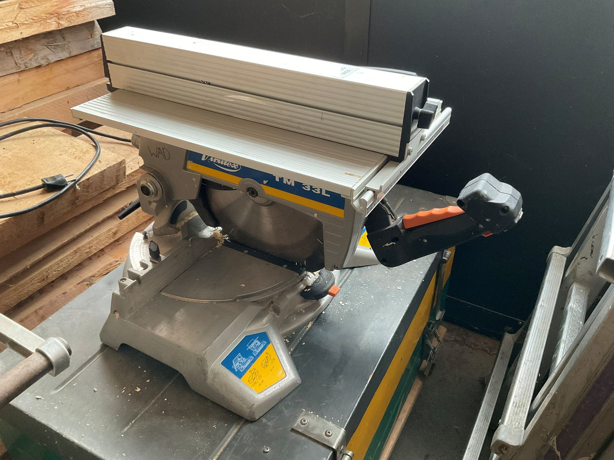 Virutex TM 33L Kapp- & Gehrungssäge (mit Obertisch)